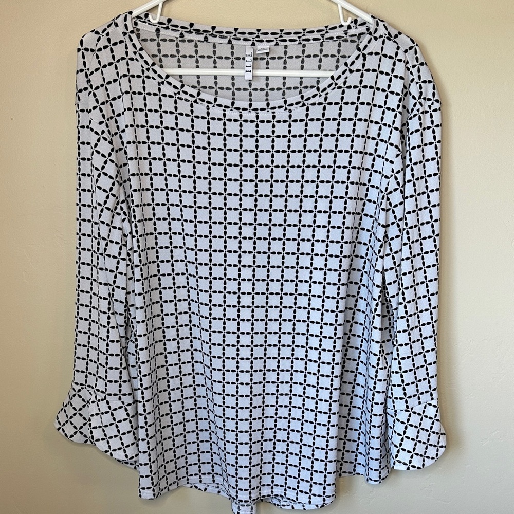 Elle 2X Black & White Geometric Long-Sleeve Top - 28” P2P Like New